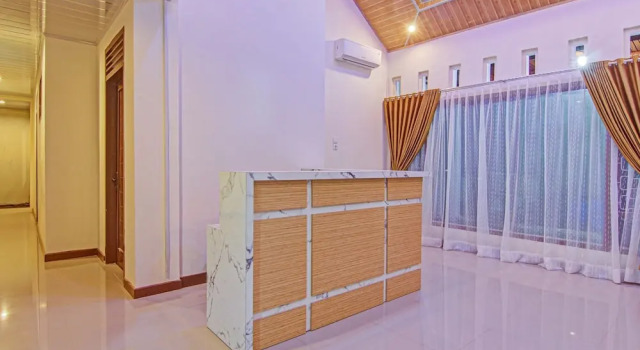 Capital O 90643 Suri Guest House Syariah, Prenota Affittacamere Affittacamere a Padang, Affittacamere