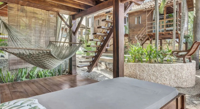 Бунгало Superior с видом на бассейн The Beach Bungalows