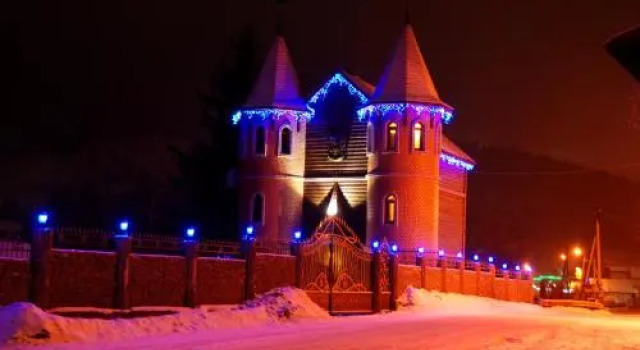 Castle Belvedere, Prenota Hotel Hotel a Ivano-Frankovsk con parcheggio, Parcheggio