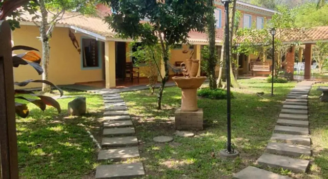 Suítes - Quintal de Lázaro