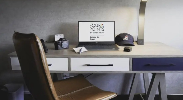 Двухместный номер Standard с балконом Four Points by Sheraton Salt Lake City Airport