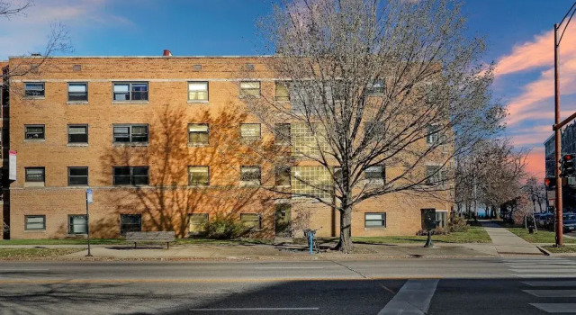 Comfy 2BR Rogers Park Apt in Sheridan
