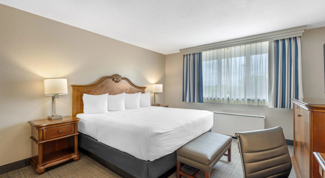 Двухместный люкс Best Western Plus Dubuque Hotel and Conference Center