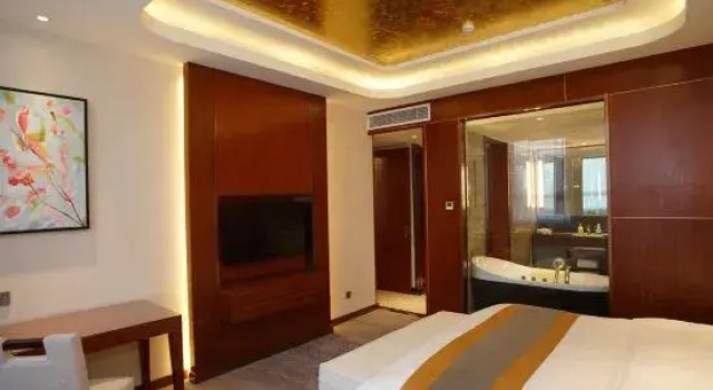 Люкс Deluxe Qingdao Haina Baichuan Hotel