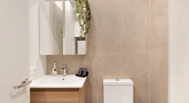 CBD 1BR - Modern Stay with Pool & Gym in Wellington, Забронировать Отель Веллингтон Северный остров, рядом с Ориентал-Бей-Бич