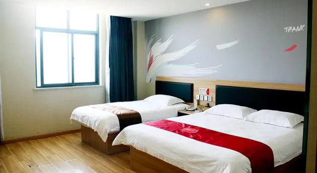 Семейный номер Standard Thank Inn Chain Hotel Hebei Shijiazhuang Xingtang Town North Yongchang Road