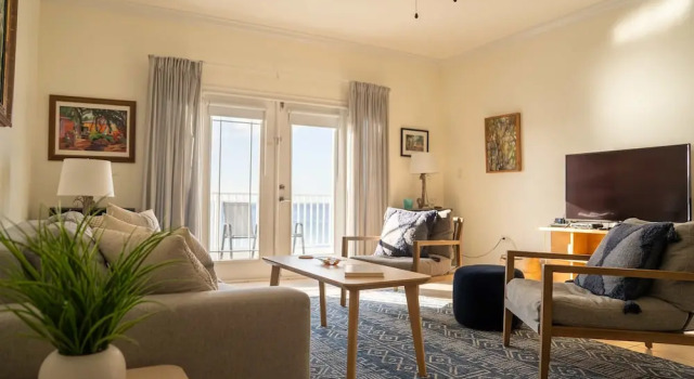 Коттедж NEW Oceanfront Condo in George Town