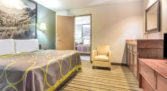 Люкс с 2 комнатами Super 8 by Wyndham Buena Vista