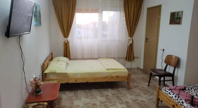 Cazare Garsoniere Four Studious Eforie Nord - baie proprie, bucătărie comună, etaj 4
