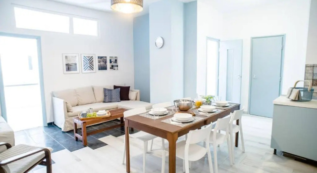 Central new home with 3 bedrooms, A/C and balcony