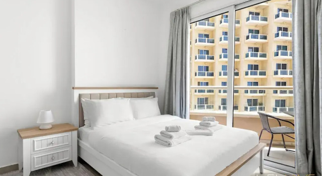 WelHome - Lovely Studio Apartment in Production City, Забронировать Апартаменты/квартира Дубай Эмират Дубай, рядом с Meaisem City Centre