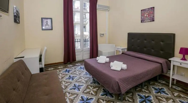 Двухместный номер Standard с балконом Hostal Balmes Centro