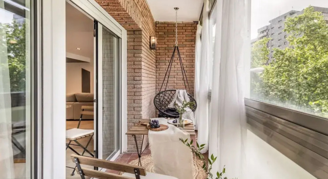 Апартаменты Besalu - 3 Bedrooms and Balcony in Castilla