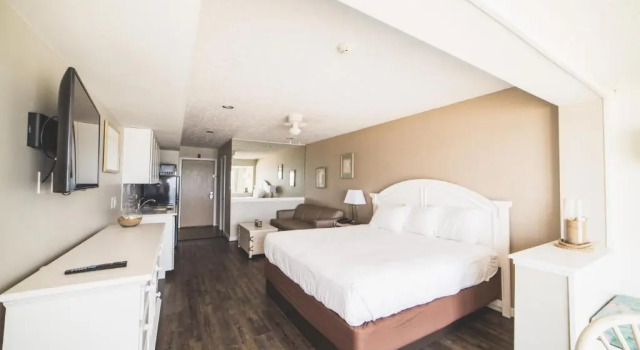 Номер Standard oceanfront Surf Club Oceanfront Hotel