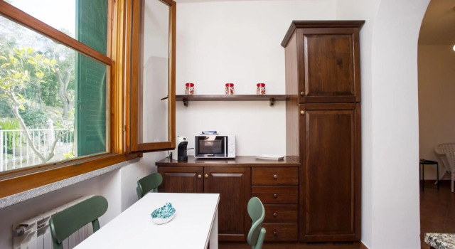 Three-room apartment 4/6 beds Carlotta 200 meters from the center of Marina di Campo-CASA CARLOTTA, Book Apartment Marina di Campo Elba