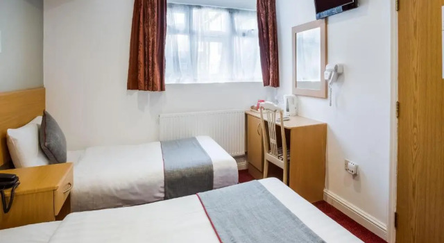 Трёхместный номер Deluxe London Guest House by OYO - Acton