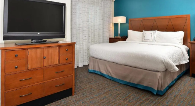 Люкс с 2 комнатами Aloft by Marriott Denver Airport at Gateway Park
