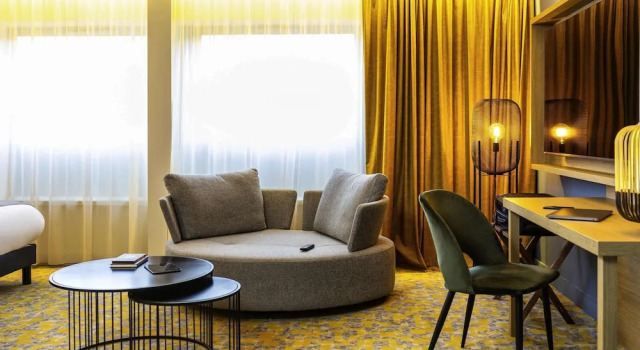 Двухместный номер Privilege с видом на бассейн Mercure Agen Centre
