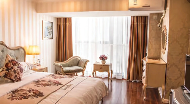 Lantis Hotel