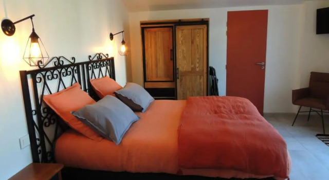 Laubertière, Book Hotel Marennes Charente-Maritime