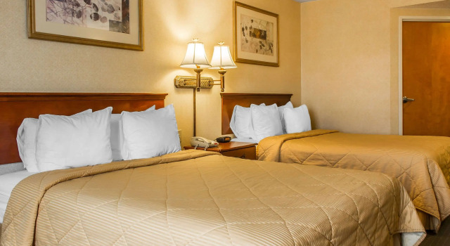 Четырёхместный номер Standard Quality Inn Hackettstown - Long Valley