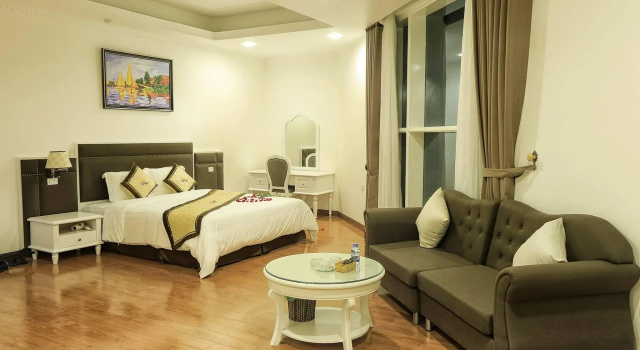 Двухместный люкс Royal Hotel Halong - Hon Gai