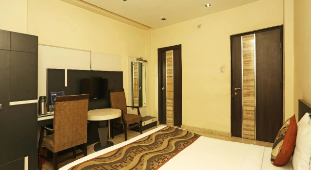 OYO 1671 Hotel Sundaram