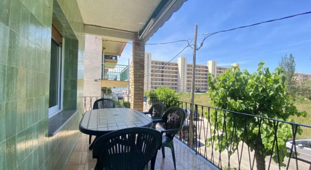 R132 Apartment with air conditioner 50m from the beach