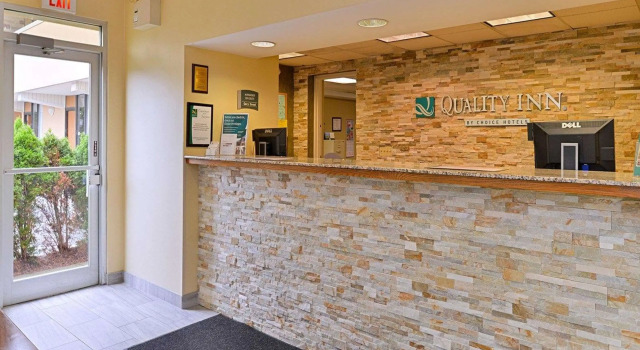Home2 Suites by Hilton East Haven New Haven, Varaa Hotelli Hotellit New England uima-altaalla, Uima-allas