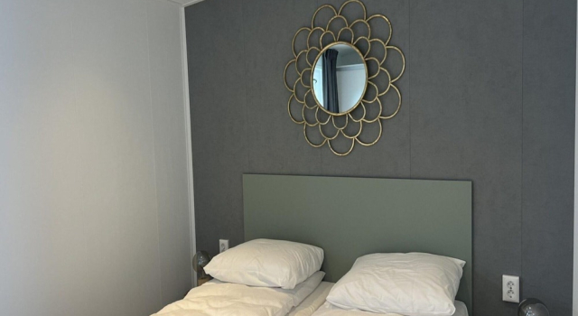 Stylish Beachside Lodge for 6, Book Vacation Home Goes 
