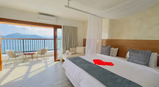 Люкс Deluxe с видом на море Catalina Hotel