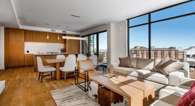 New Listing! All-suite Ski-in/ski-out Haven 3 Bedroom Condo, Забронировать Отель Отели Парк-Сити с парковкой, рядом с Canyons Parking Lot, Парковка