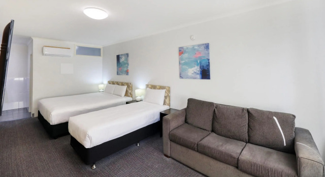 Трёхместный номер Deluxe Best Western Cattle City Motor Inn