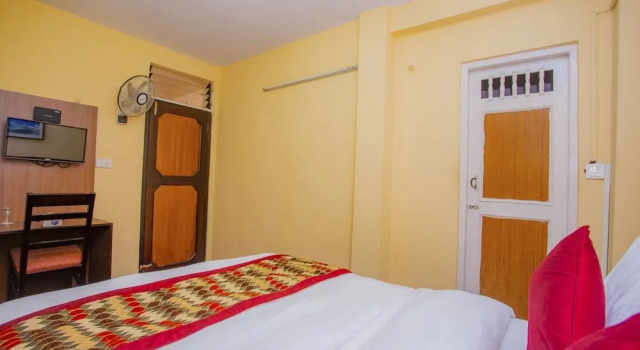 Oyo 426 Hotel Yunik, Забронировать Отель Асуиннатх Катманду