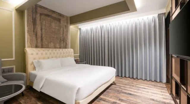 Семейный люкс с 3 комнатами McQueen Hotel