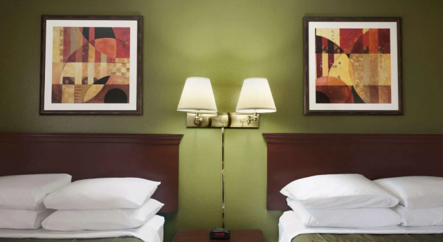 Четырёхместный номер Standard Red Roof Inn Mansfield