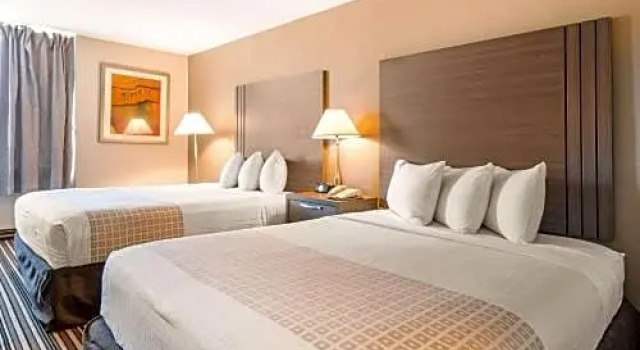 Четырёхместный номер Standard Econo Lodge Orlando Airport
