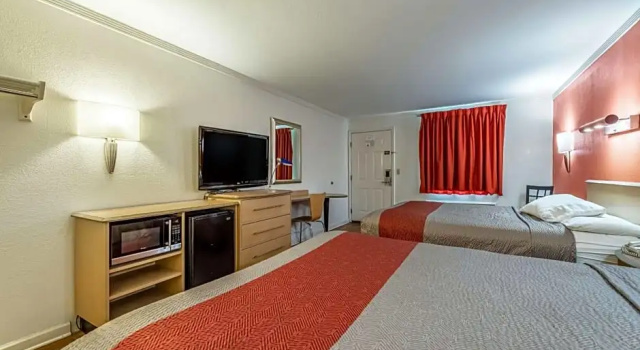 Номер Standard с балконом Motel 6-Gatlinburg, TN - Smoky Mountains