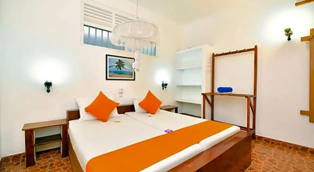Номер Economy International Beach Hotel & Restaurant