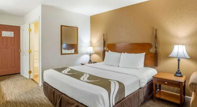 Двухместный номер Standard с балконом Quality Inn & Suites Tulare