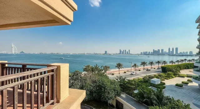 Апартаменты Oceanfront 2BR Apartment With Sea Views