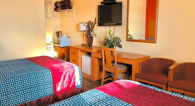 Номер Standard Martins Inn