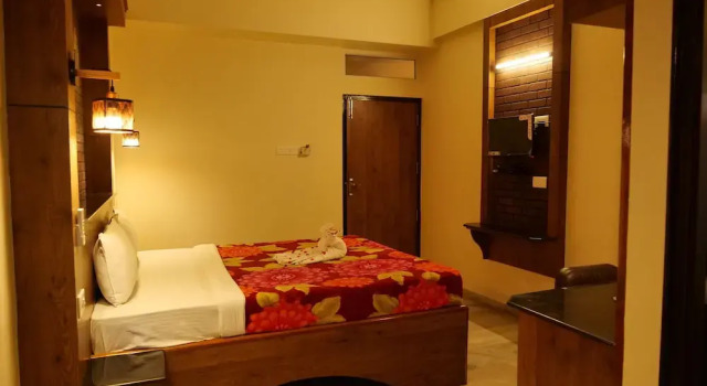 Sakthi Hotel, Prenota Hotel Muthalamada Kerala