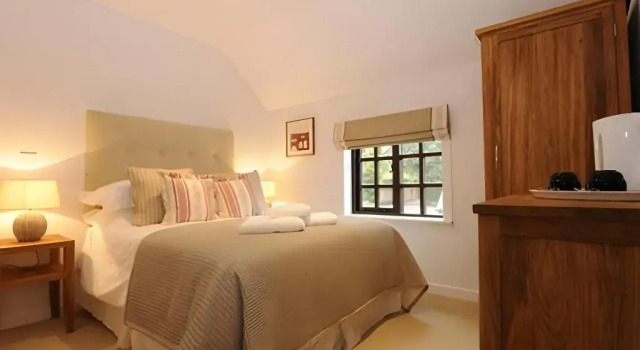 The Three Horseshoes Boutique Rooms, Забронировать Гостевой дом Гостевые дома Бертон-апон-Трента, Гостевой дом