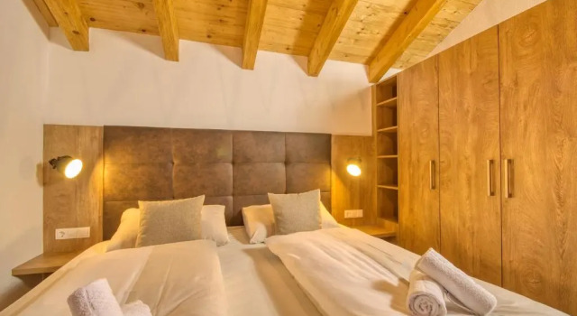 Ski-in Ski-out Chalet Maiskogel 17A by Alpen Apartments, Забронировать Апартаменты/квартира Капрун Europa Sportregion, рядом с Электростанция Тауэрн