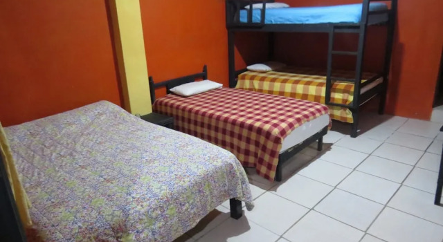 El Recreo Backpackers, Prenota Hotel Hotel a Tungurahua con parcheggio, Parcheggio