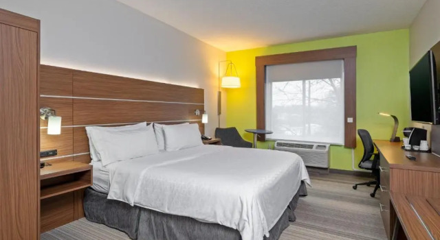 Номер Standard Holiday Inn Express Hotel & Suites Woodbridge by IHG