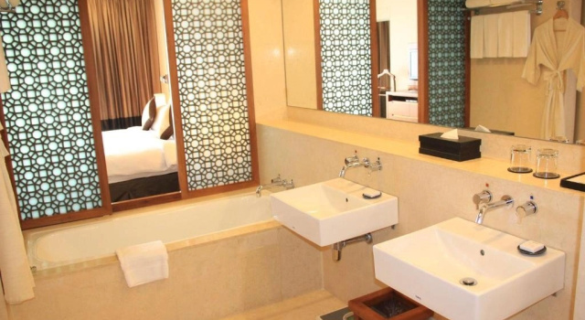 Двухместный люкс Отель Radisson Blu Dhaka Water Garden