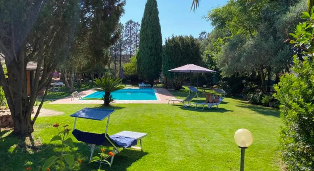 DOMUS 81 Villa nel verde a nord della Sardegna, Забронировать Вилла Коттеджи Сассари, Коттедж