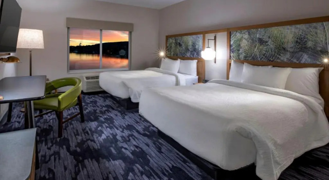 Четырёхместный номер Standard с видом на озеро Fairfield Inn & Suites by Marriott Klamath Falls